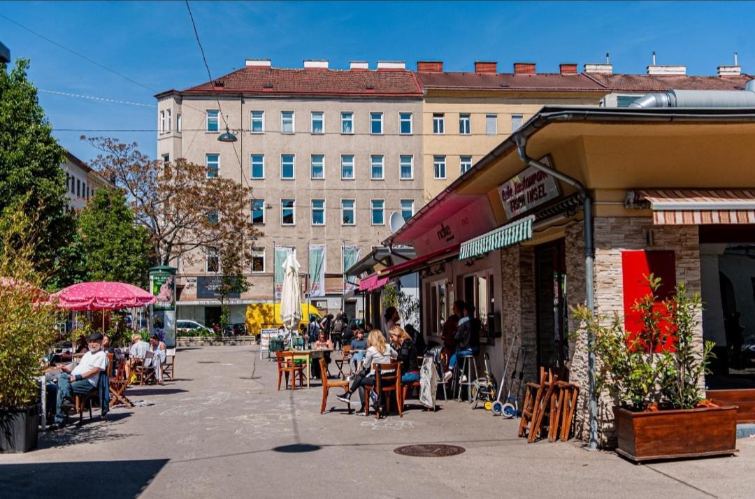 Apartment With Balcony Near Augarten Viena Exterior foto